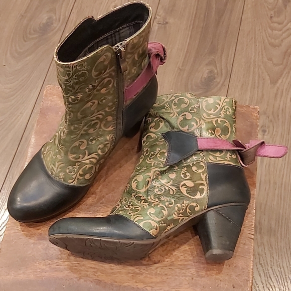 Italmoda leather heeled booties - Picture 2 of 6